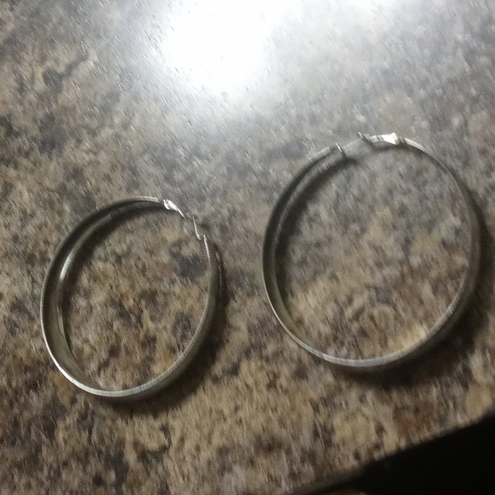 Jewelry - Picture 4 of 4